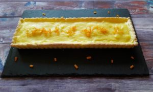 crostata con crema pasticcera aromatizzata all'arancia