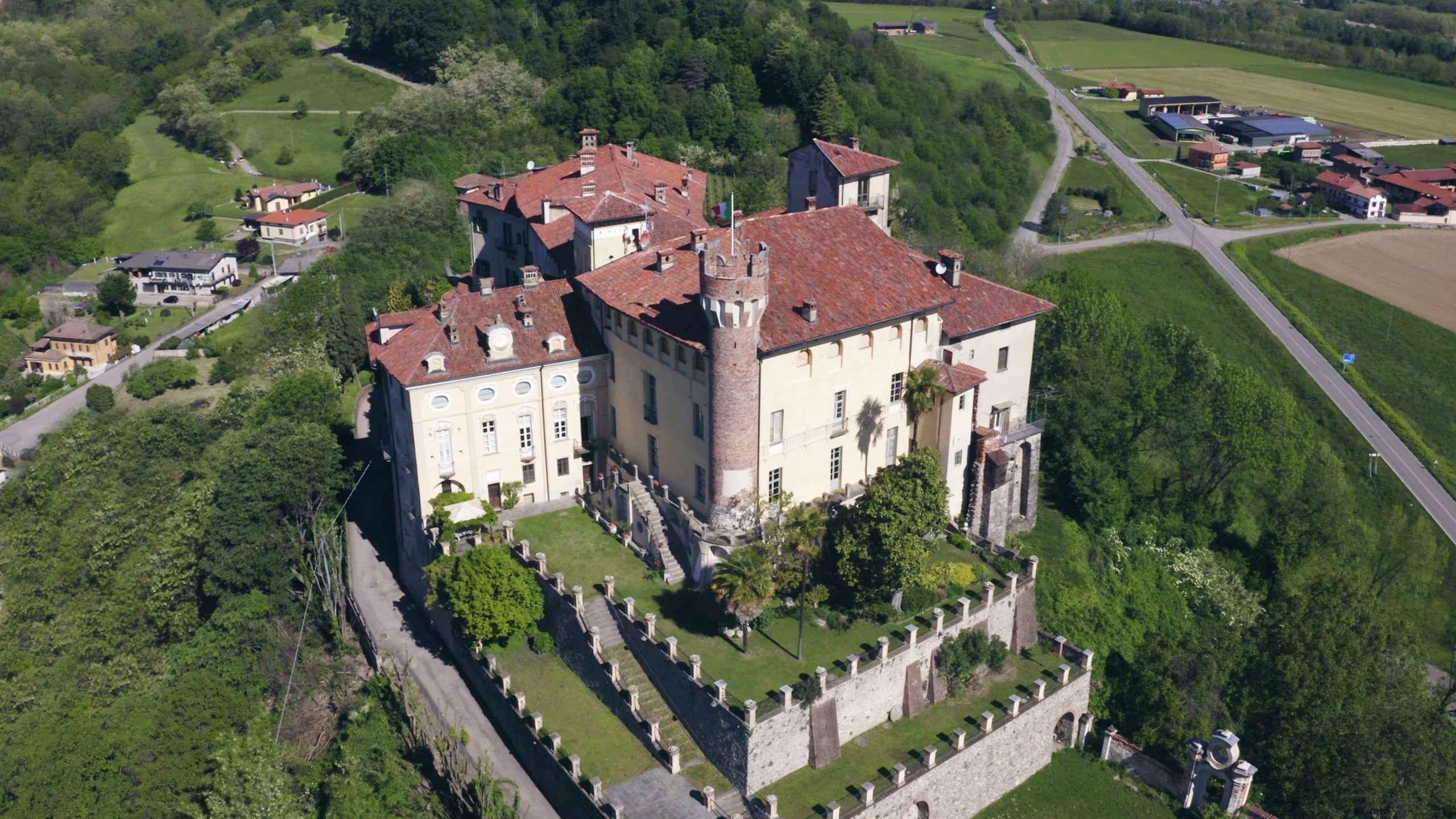 Castello di Castellengo - Drone-min