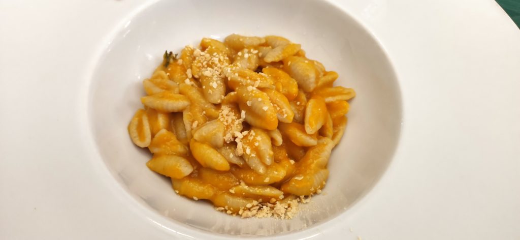 I cavatielli con vellutata di zucca Lo spezzatino Agriturismo Le Campestre Castel di Sasso