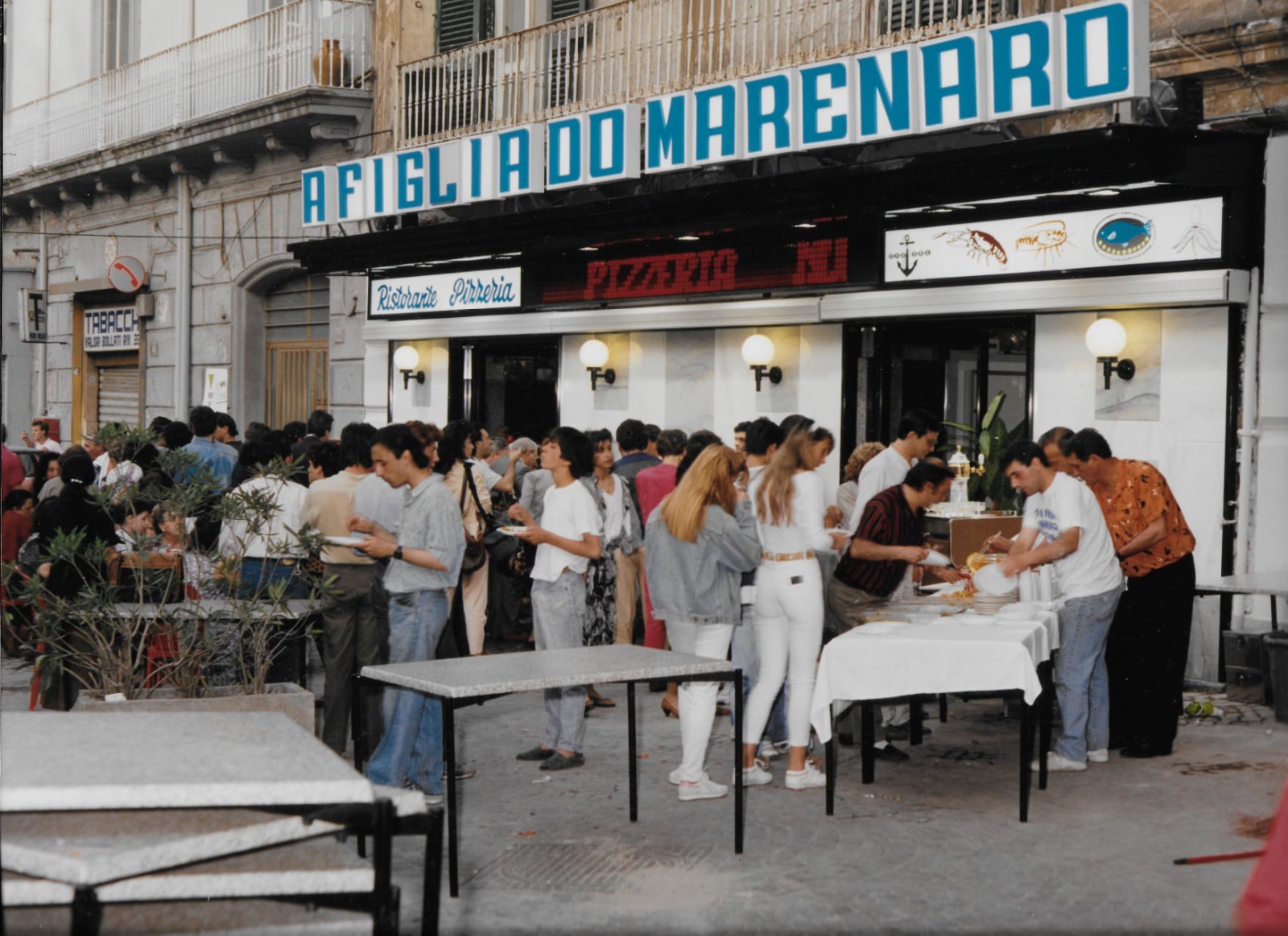 30 anni fa l'apertura a via Foria 'a figlia d''o marenaro