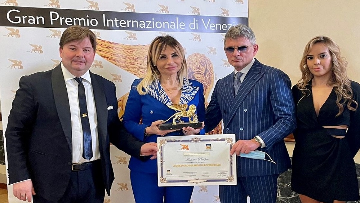 Ad Assunta Pacifico va il prestigioso Leone d'oro di Venezia