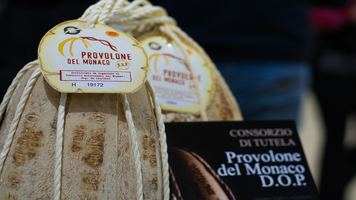 provolone monaco dop