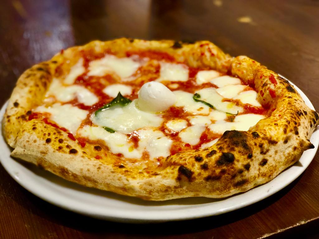 la pizza napoletana verace di saro caminiti