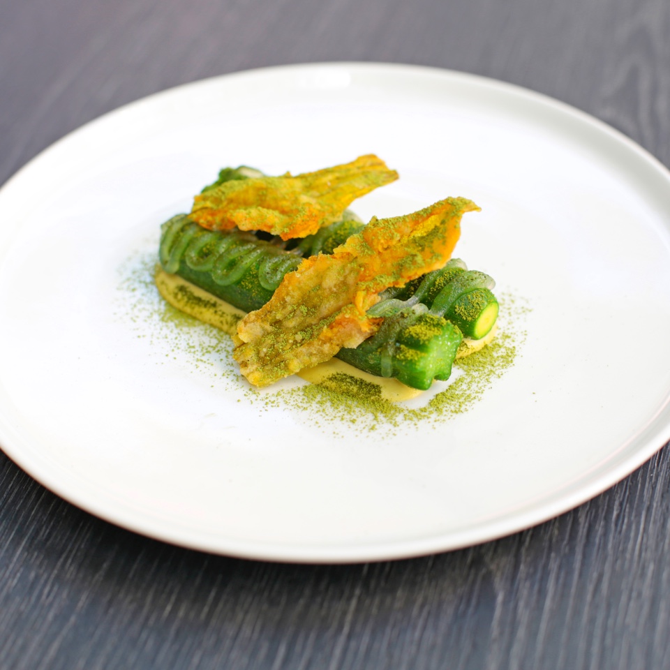 Zucchine, Pistacchio, The Matcha e aceto di Friggitelli